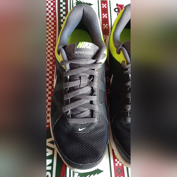 Nike Revolution Running Shoes - Picture 11 of 16